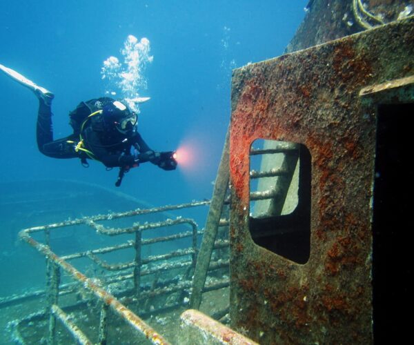 Wreck Diver